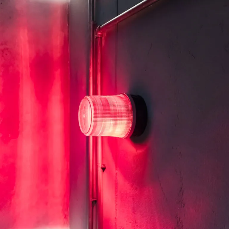 The difference between Sound and light alarm and motor alarm
