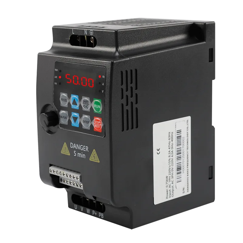 780 series Overloaded vector inverter (10)